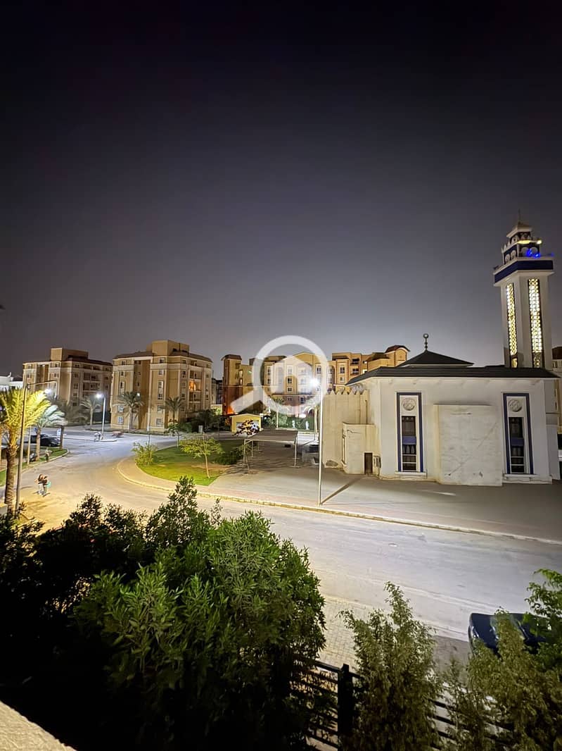 Apartment for sale, first floor, view of the lakes area and the mosque in Degla Compound, Al-Mazl Ultra Super Lux. – pohled 3