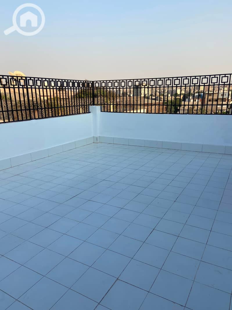 Half-furnished penthouse for rent, 4 rooms, air-conditioned with kitchen – pohled 5