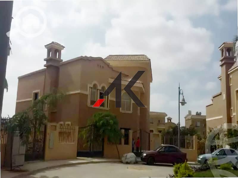 Prime Location Twin House Villa For Sale in La Rosa - New Cairo - Widok 3