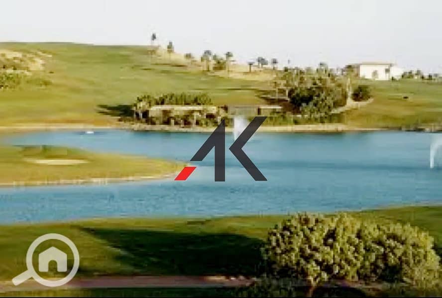 Prime Location Twin House Villa For Sale in La Rosa - New Cairo - Widok 4