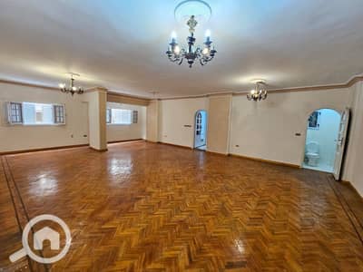 شقة 4 غرف نوم للايجار في سابا باشا، الإسكندرية - 1000981644. jpg