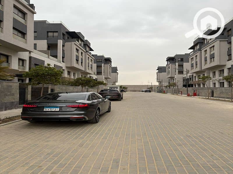 Duplex Garden Cluster 3 ultra lux ready to move for sale in trio gardens - Ansicht 2