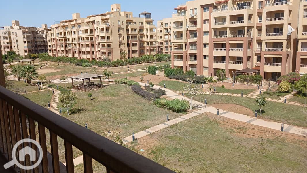 For sale a 200 sqm apartment with a 200 sqm garden directly on the lake in Garden Hills compound, 6th of October, Northern expansions - Widok 4
