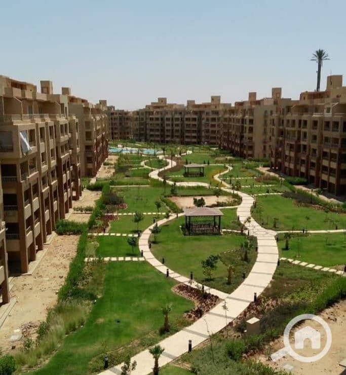 For sale a 200 sqm apartment with a 200 sqm garden directly on the lake in Garden Hills compound, 6th of October, Northern expansions - Widok 5