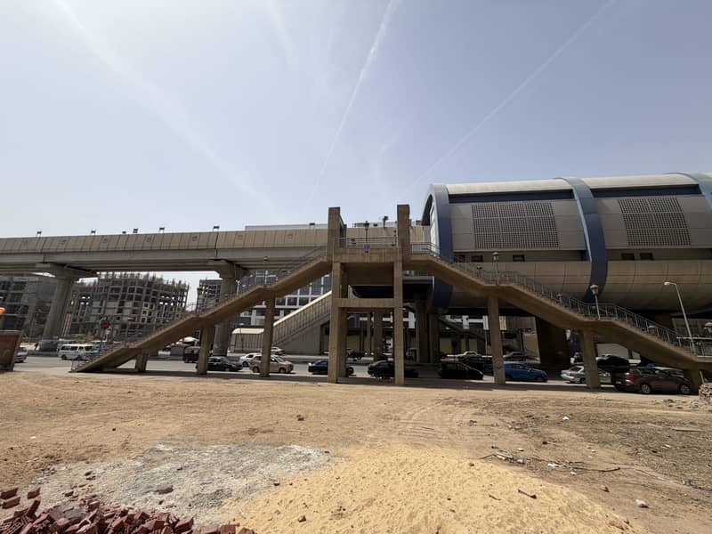Shop for Rent | Metro Station frontage | Gesr Al-suez - Widok 6