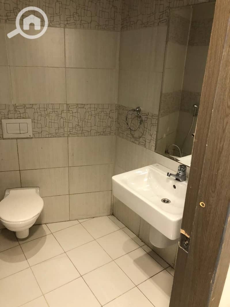 13 e8b21ccc-950e-4128-ab9d-61bbb466aff7. jpg
