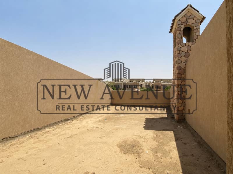 Corner town house 3 bedrooms prime location greenery view for sale in green square - Mehr