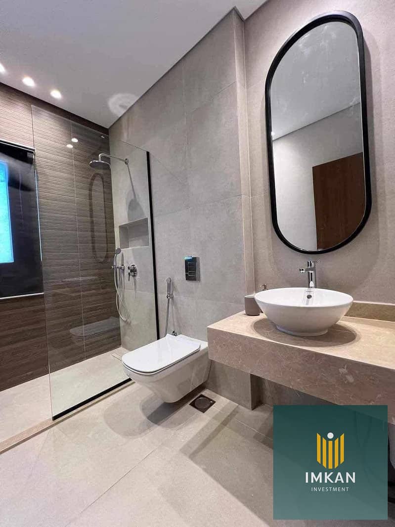 With a down payment of 1,700,000, an apartment is for sale in Al Shorouk, ready to move in, with ultra-super-lux finishing in the Burj compound, with - Mehr