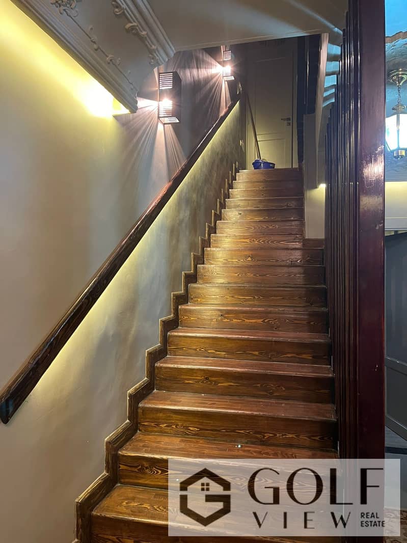 “For a quick sale: 170 sqm penthouse with a 76 sqm rooftop terrace in Mountain View Chill Out Park. Developed by Mountain View Projects—just minutes f - Mehr