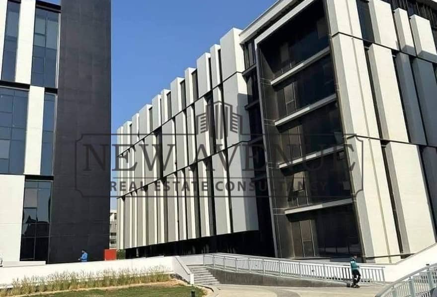 Administrative Office in a High Demand Location Hyde Park South 90 Street New Cairo - Więcej