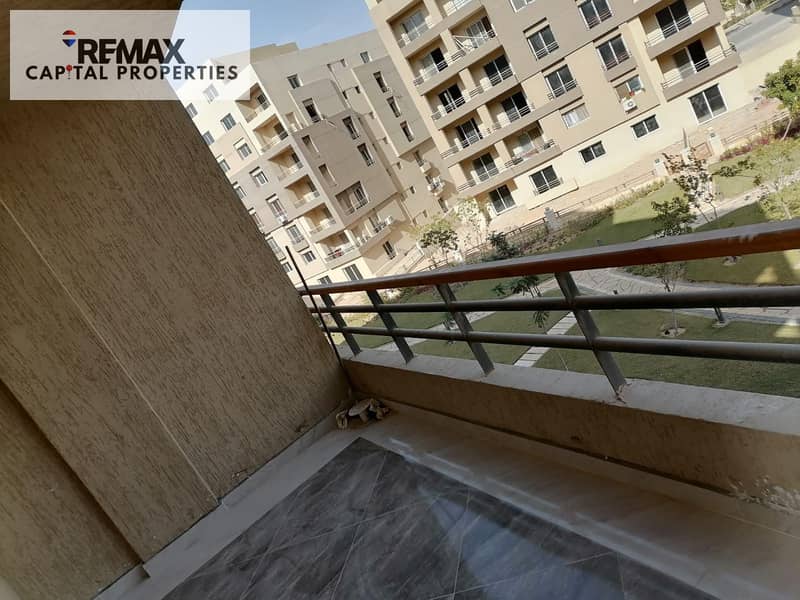 With a unique view of the lakes and landscape, fully finished in the heart of the Golden Square, a distinctive apartment for rent in The Square compound - New Cairo. - Mehr