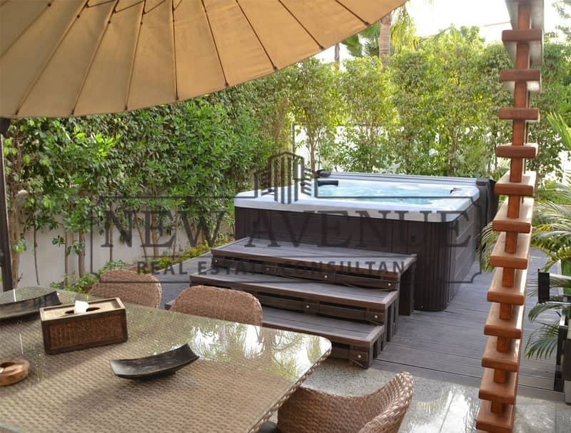 Twin house villa for sale Greens compound Zayed Very prime finishing with Jacuzzi , kitchen appliances and ACs fully equipped garden , ready to move - Ansicht 3