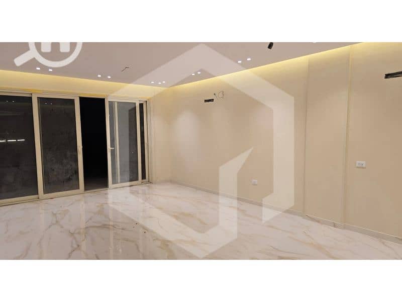 Apartment with Garden for rent with Kitchen Cabinets & ACs In a Prime Location in Green 3, Mabany Edris, El Sheikh Zayed - Widok 2