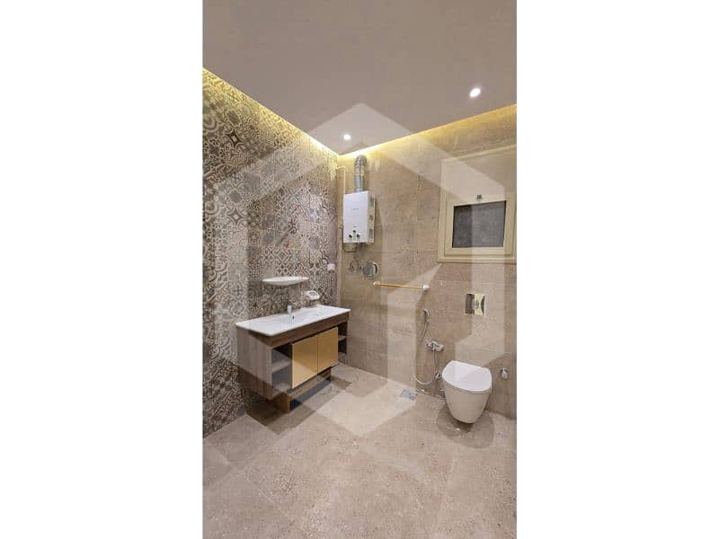 Apartment with Garden for rent with Kitchen Cabinets & ACs In a Prime Location in Green 3, Mabany Edris, El Sheikh Zayed - Więcej