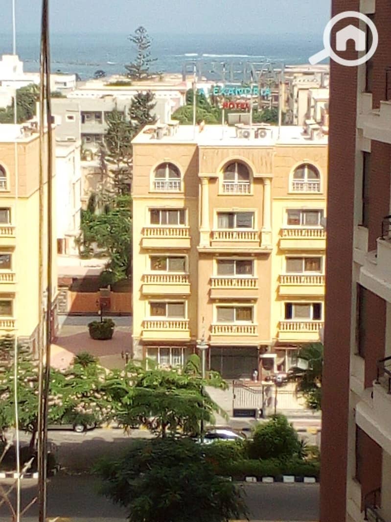 For those who desire luxury and sophistication - for rent, a furnished luxury apartment - a luxurious apartment in Al-Ma'moura Beach - (clearly seeing the sea) - Widok 3