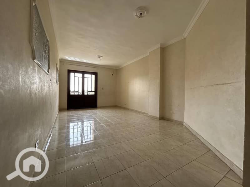 For sale in Al-Rehab City, a 90 sqm apartment in phase five of the condo, repeated floor overlooking a garden and park. - Widok 5
