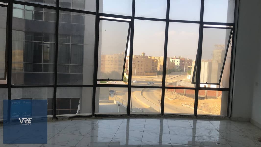 64m² administrative office for rent with a direct view on Al Jazeera Axis – First floor – Fully finished – Inside Value Mall, Fifth Settlement – 6 e – pohled 3