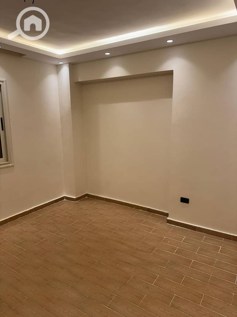 For sale: an apartment in the Dar Masr Compound, Al-Qarnefel, New Cairo, in front of Gate 24 of Al-Rehab, the Eastern Market, the Attorney General's office, New Cairo Security Directorate, and the Suez Road. – pohled 6