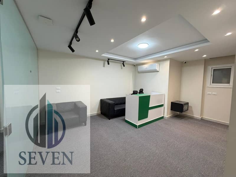 Administrative office for rent, 450 sqm, licensed, Zahraa Al-Maadi, prime location for major companies - Więcej