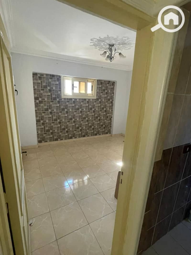 80m apartment in Tarlux in Al-Ajamy, Hanoville, with 2 rooms and a living room, located on the 2nd floor with stairs. - Widok 2