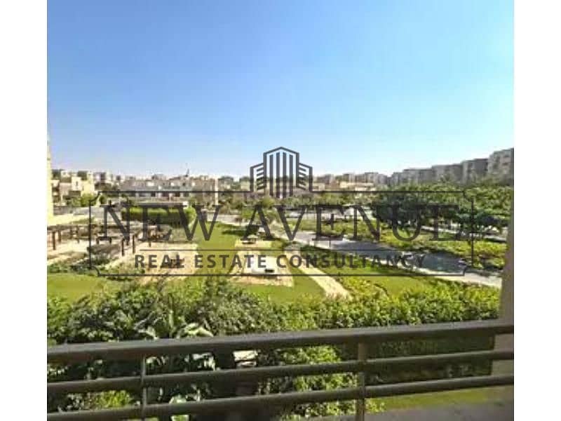 Townhouse in the square prime location view lakes greenery and lakes 265m – pohled 5