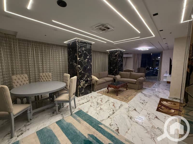 Furnished hotel apartment with hotel finish and a wonderful view for upscale and distinguished living, available for daily and monthly rental for families. - Mehr