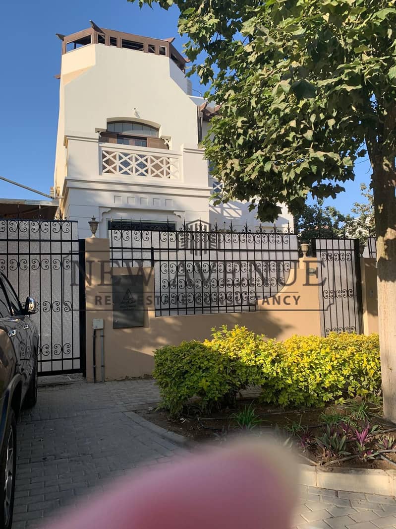 Fully Finished Standalone villa for sale at hyde Park New Cairo fgreenery view prime location - Widok 3