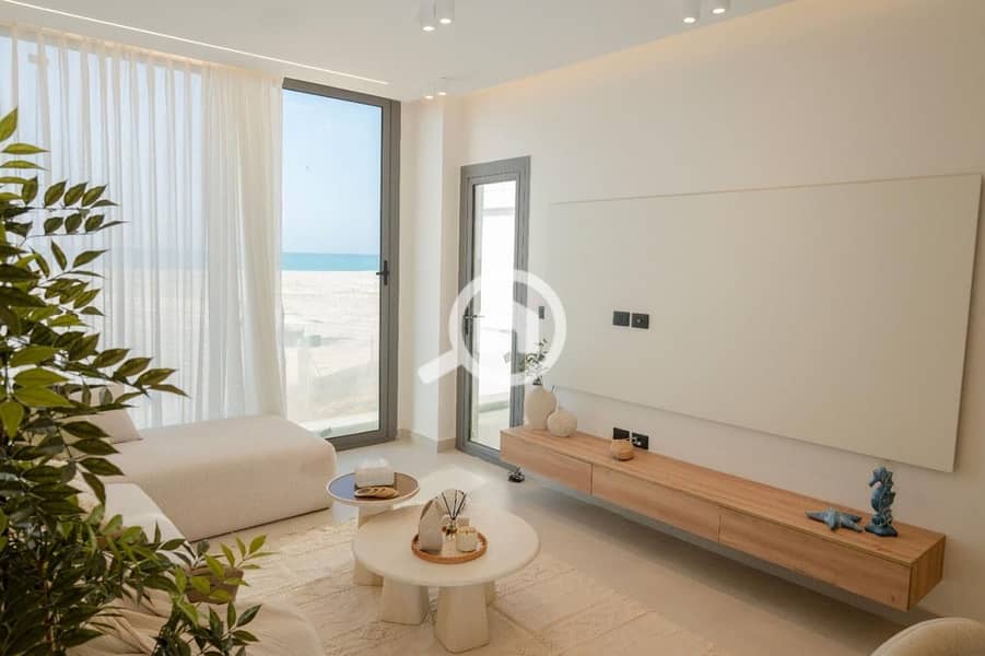 fully finished and fully furnished with ac's and kitchen appliances town house direct on marina for sale in Marina 5 North Coast. – další