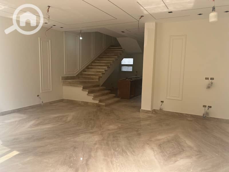 Townhouse villa for rent with kitchen and air conditioning in Itaba Compound, Sheikh Zayed - Ansicht 5