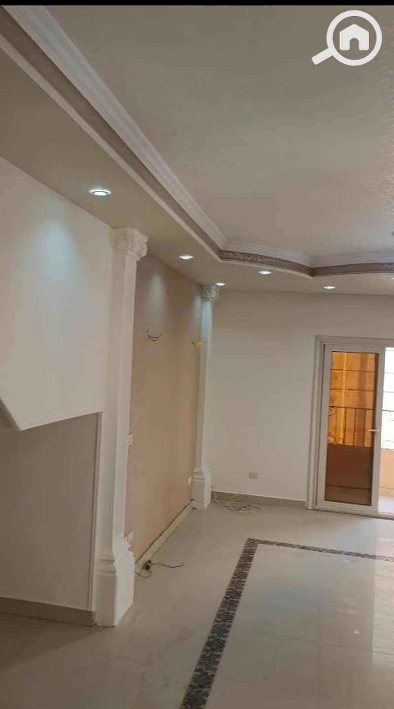 Duplex apartment for rent with kitchen in Al Banafseg Buildings. Elevator and natural gas available. Super deluxe finishing, porcelain floors, gypsum - Vaade 3