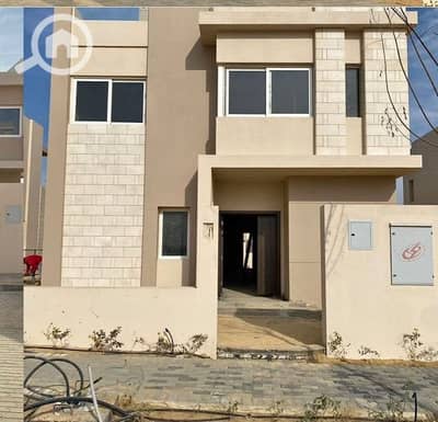 فیلا 4 غرف نوم للبيع في 6 اكتوبر، الجيزة - 716471116_122239549010127209_4534113853251909536_n. jpg