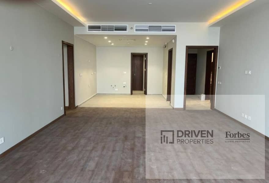 Ready To Move High Floor Fully Finished Apartment 3BD For Sale In Aeon Compound Sheikh Zayed 6th of October Giza - Widok 2