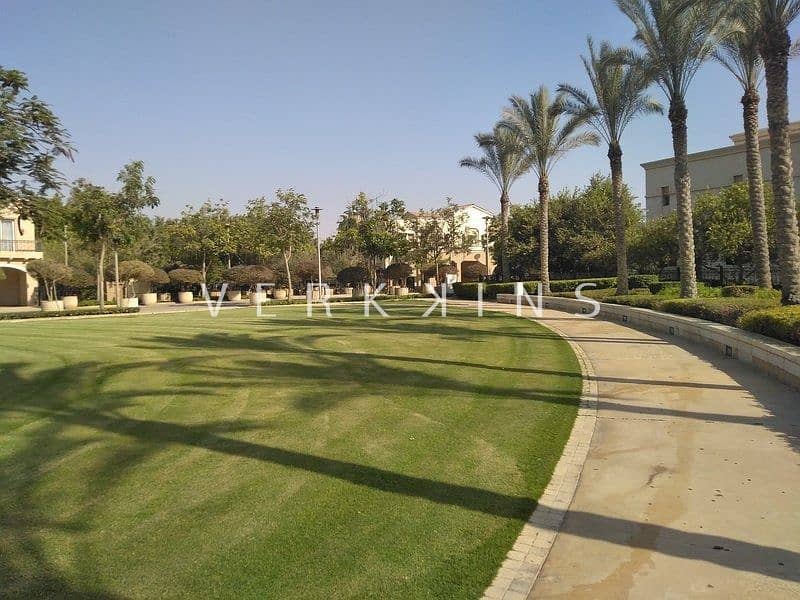 PRIME VIEW IN GOLF VILLA FOR SALE IN LEVANA 460SQM - Aanzicht 4