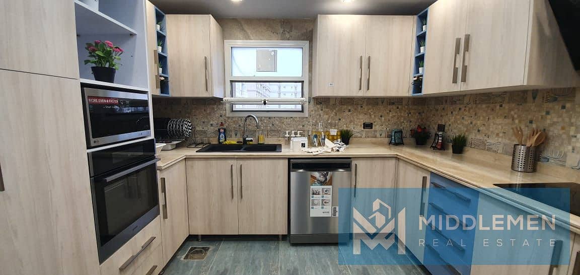 Apartment 240m 4bd Fully Finished with Ac’s Ready to Move in Hyde Park New Cairo - Widok 3