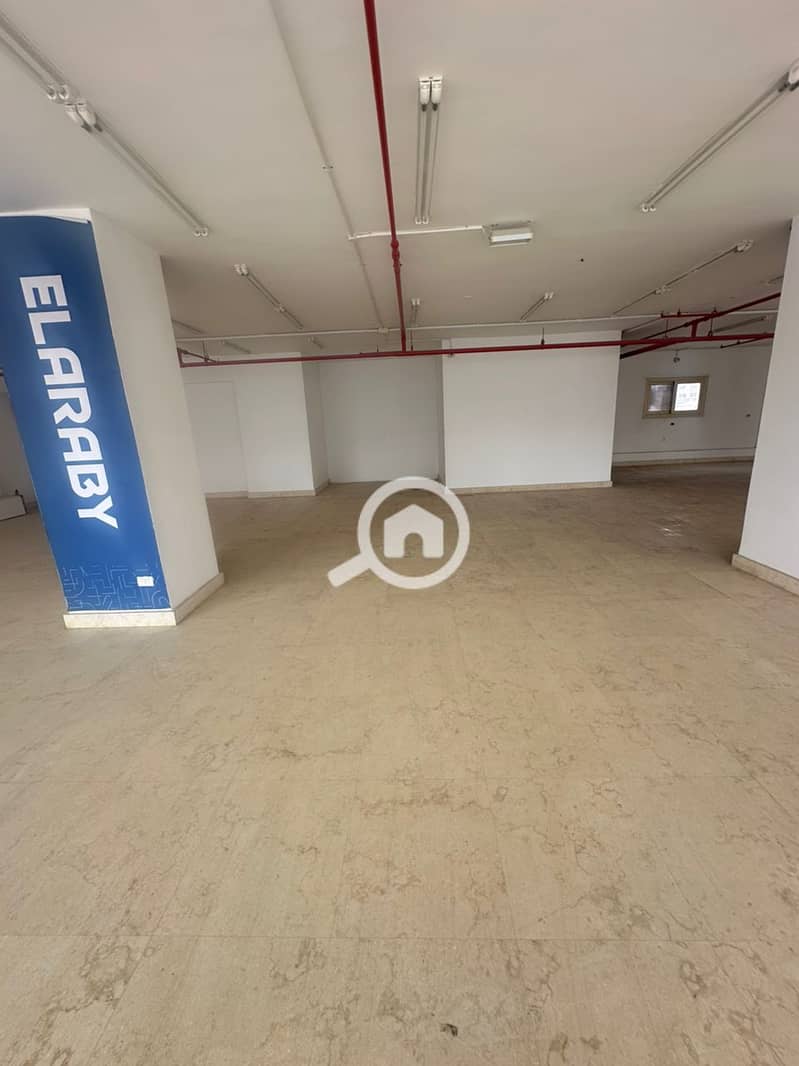 26 15888. jpeg