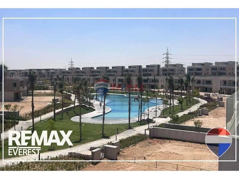 Middle Townhouse in HADABA Compound–Pyramids View - Ansicht 2