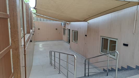 Office for Rent in Sheikh Zayed, Giza - مكتب إداري وبه مساحة مخازن للايجار ارضي الشيخ زايد أمام بفرلي هيلز Office for Rent in Sheikh Zayed, Giza - مكتب إداري وبه مساحة مخازن للايجار ارضي الشيخ زايد أمام بفرلي هيلز