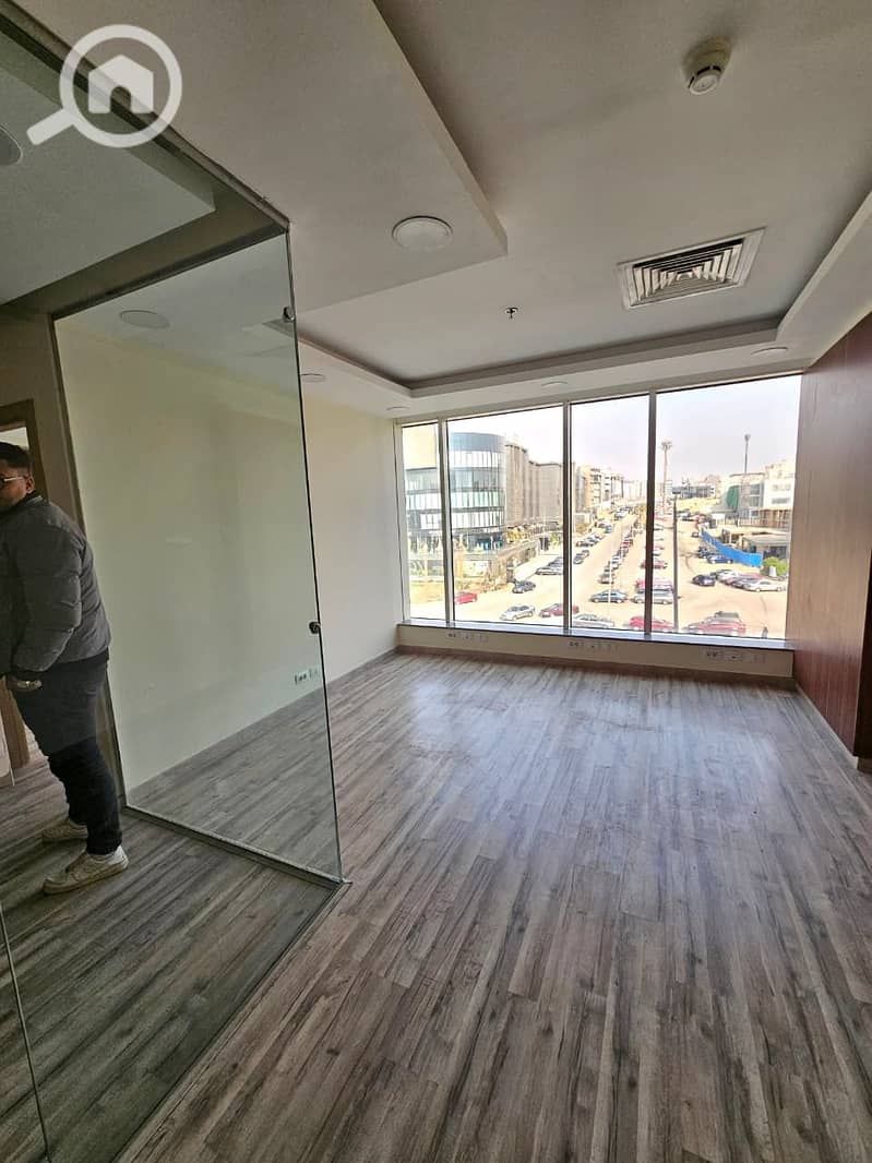 Unique 79m fully finished air-conditioned office space for rent in the strongest business complex at Trivium Square, Fifth Settlement. - Widok 6