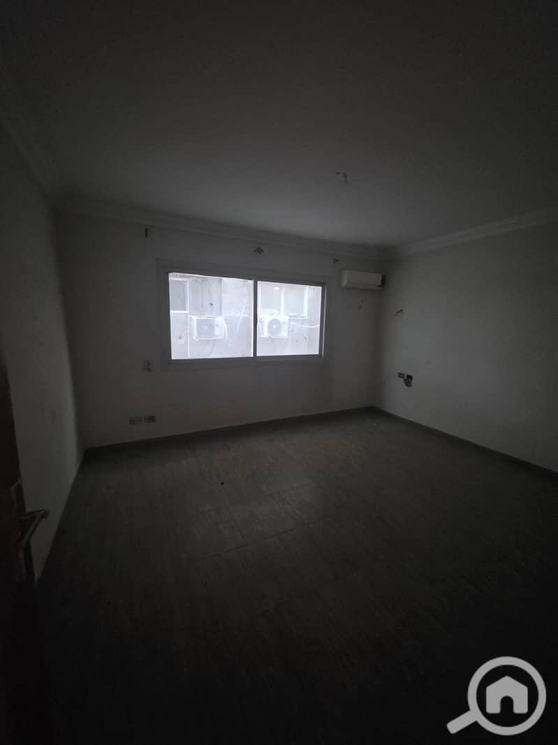 2 1000435228. jpg