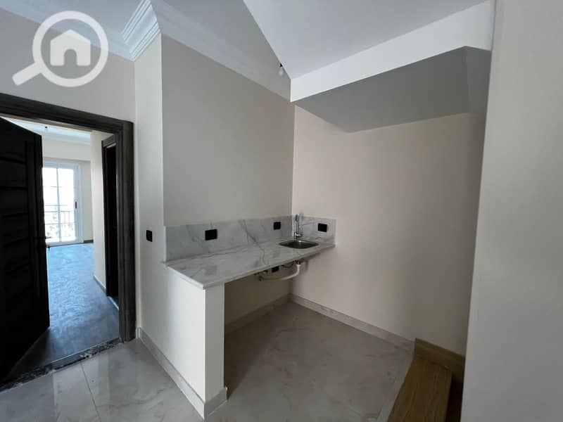 Layan Sabbour | Townhouse Villa | Semi furnished - Mehr