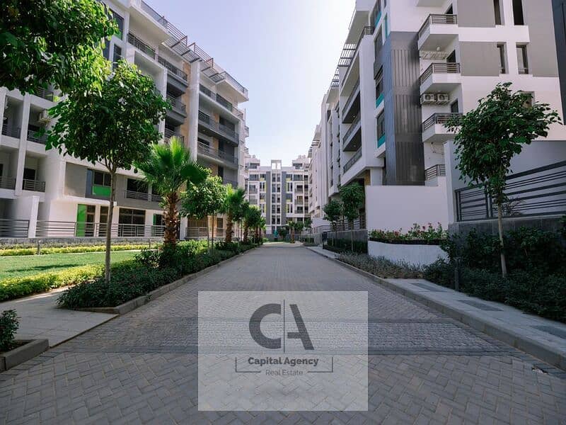 Apartment for sale in the heart of New Cairo's Fifth Settlement with a 5 % down payment in Icon Gardens Golden Square | Near the American University - Ansicht 2