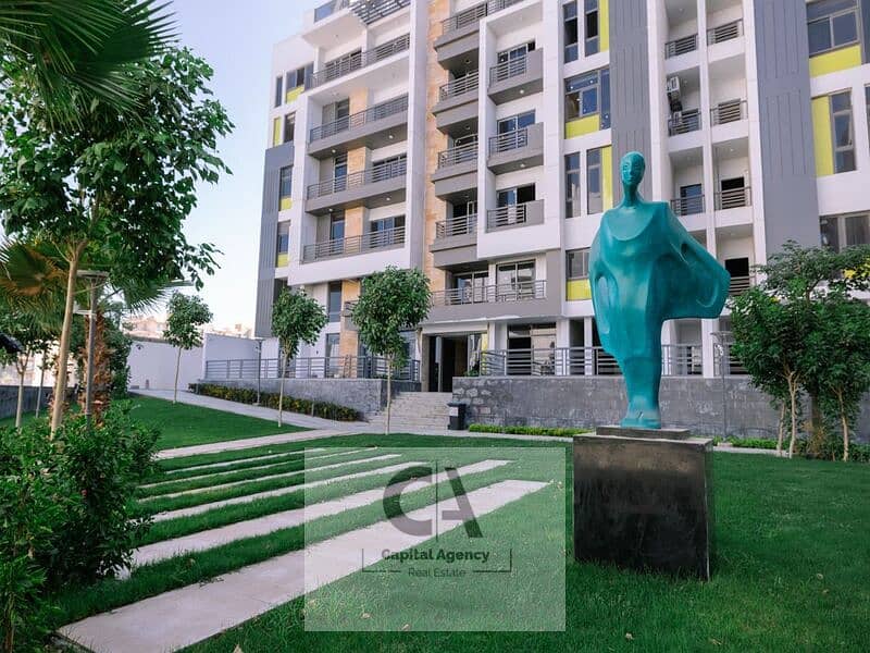Apartment for sale in the heart of New Cairo's Fifth Settlement with a 5 % down payment in Icon Gardens Golden Square | Near the American University - Ansicht 6