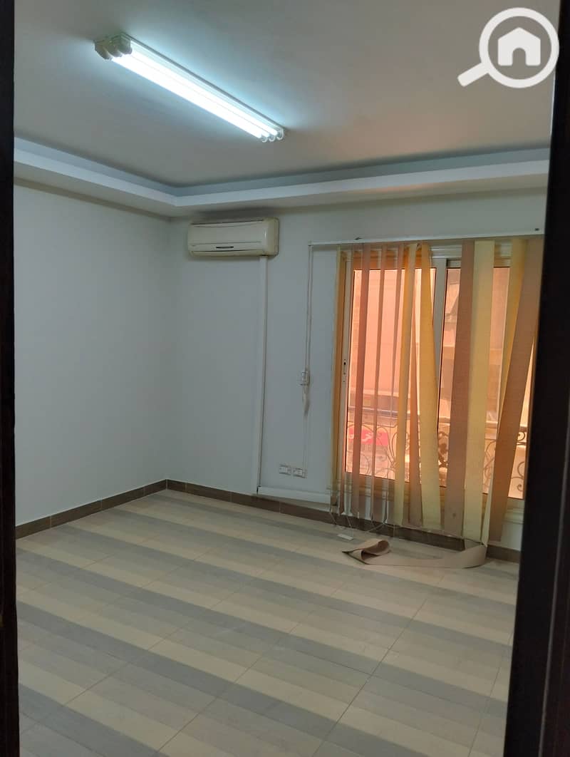 Administrative headquarters for rent – a unique opportunity in a strategic location inside Lasita Mall – a very vibrant location on Al Jame'a Library Street – just half a minute away from Al Hosari Mosque. Details of the headquarters: Second floor (with elevator) Area: 300 meters Super Lux finishing. - Więcej