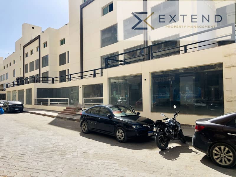 In front of the University of Culture and Science, suitable for all types of activities and the lowest price per meter, a shop for rent inside a commercial mall on the central axis in the heart of 6 October. – pohled 3