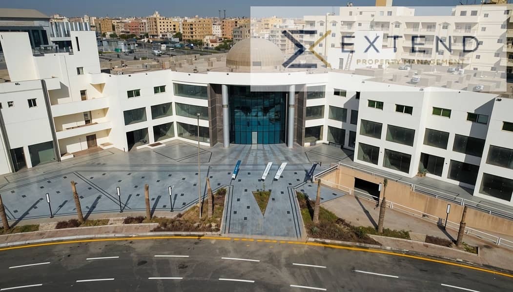 In front of the University of Culture and Science, suitable for all types of activities and the lowest price per meter, a shop for rent inside a commercial mall on the central axis in the heart of 6 October. – pohled 5