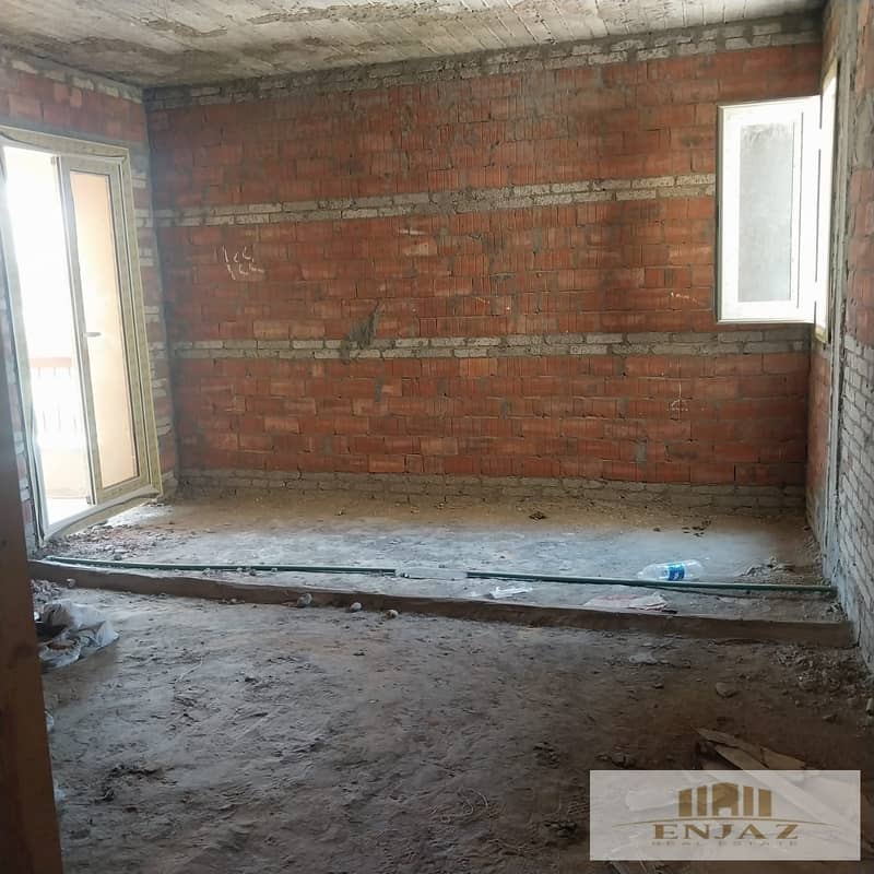 FOR SALE: Prime Location Duplex in Maadi View Compound, El Shorouk City Multiple Units Available: Two duplexes, one duplex with a rooftop, and a sep - Mehr