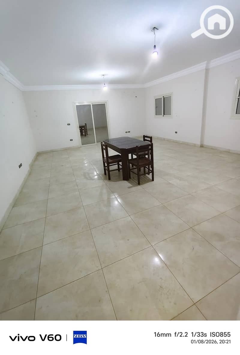 Apartment for rent in the fourth neighborhood in front of Mall of Arabia, with a distinctive location and a northern facade. – pohled 2
