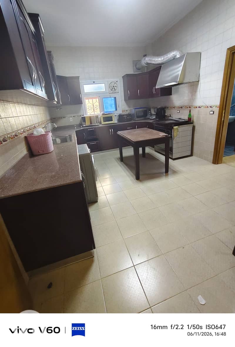 Apartment for rent in West Sumid, first occupancy with kitchen and air conditioners, all windows have shutters. - Widok 2