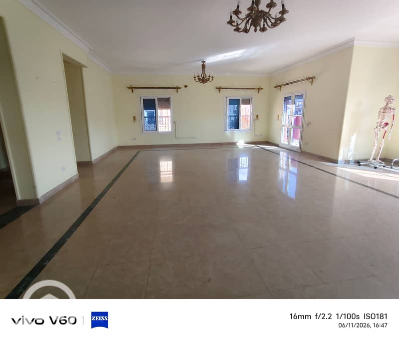 Apartment for rent in West Sumid, first occupancy with kitchen and air conditioners, all windows have shutters. - Więcej