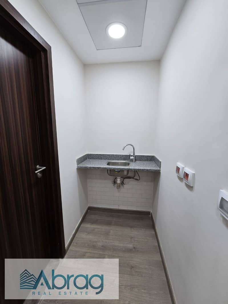 For Rent clinic In Trivium Mall, Zayed, opposite Park Street and next to Americana Plaza - Ansicht 3